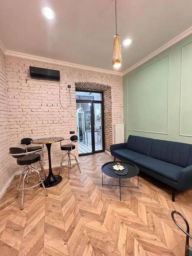 Charming Apartment Near Marjanishvili Square Tbilisi